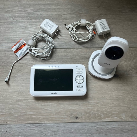 VTech Full Color Video Baby Monitor - Picture 2 of 12